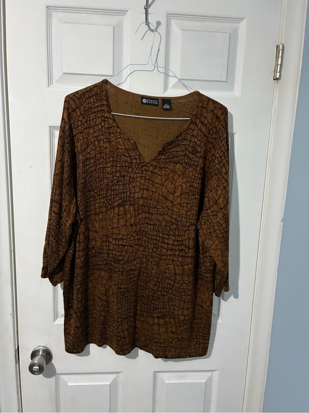 Maggie Barnes Brown Croc-Print V-Neck Tunic Sweater